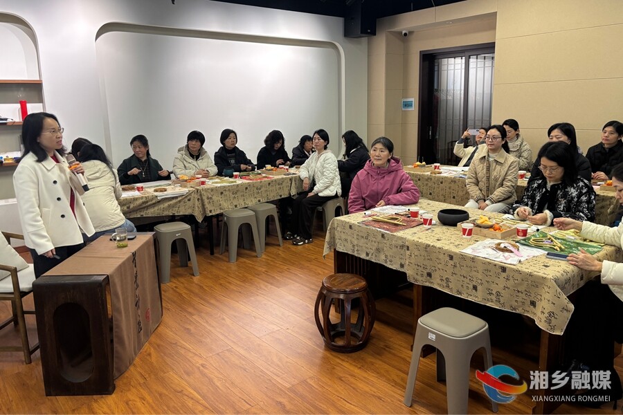 湘乡：巧手缝宋锦 中医话养生