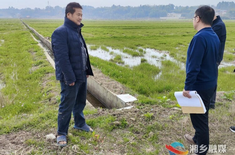 [农业农村局]下沉一线听民声  用心用情解民忧