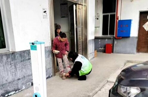 [金薮乡]弘扬雷锋精神 入户走访送温暖