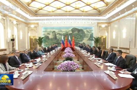 时政新闻眼丨中俄元首北京会晤，引领两国关系实现更高质量发展