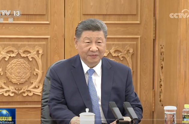 习近平同塞尔维亚总统武契奇会谈