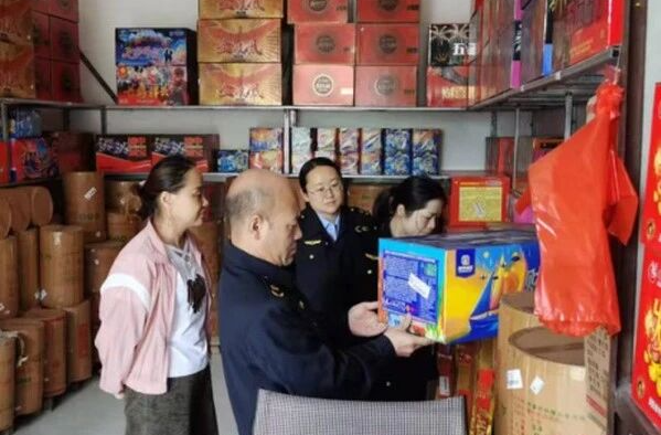 湘乡深入开展严厉打击烟花爆竹非法生产“雷霆”行动（一）