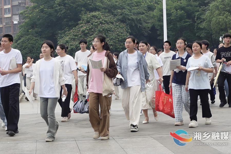 2026年高考｜高考首日 湘乡3581名考生奔赴考场
