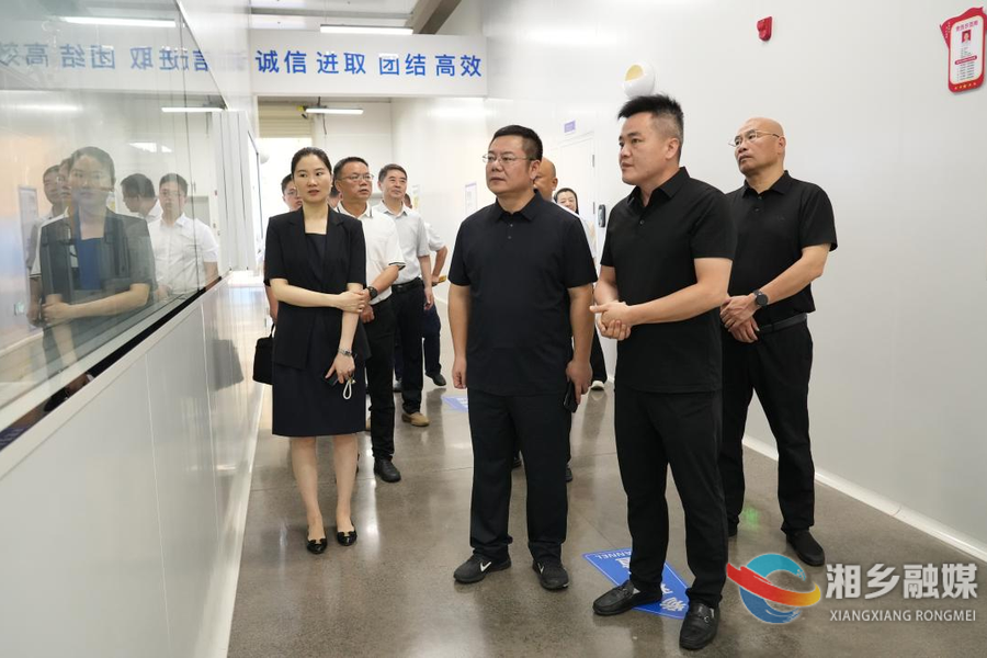 谭何龙赴湘乡经开区调研