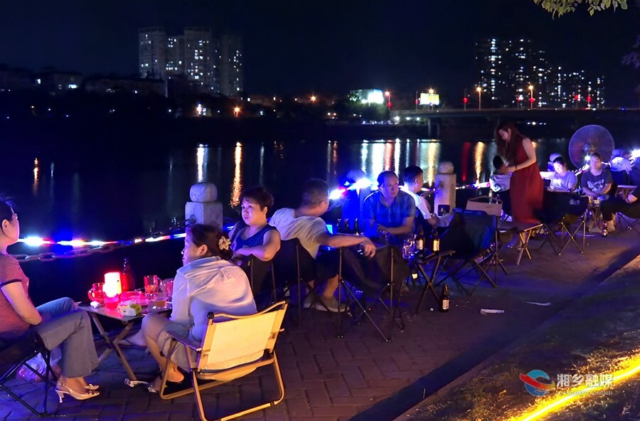 涟水河畔夜经济 点亮夏夜新地标