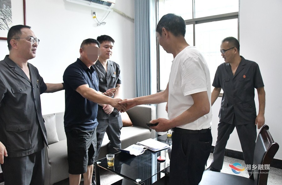 湘乡市首个诉讼服务站点落户壶天镇
