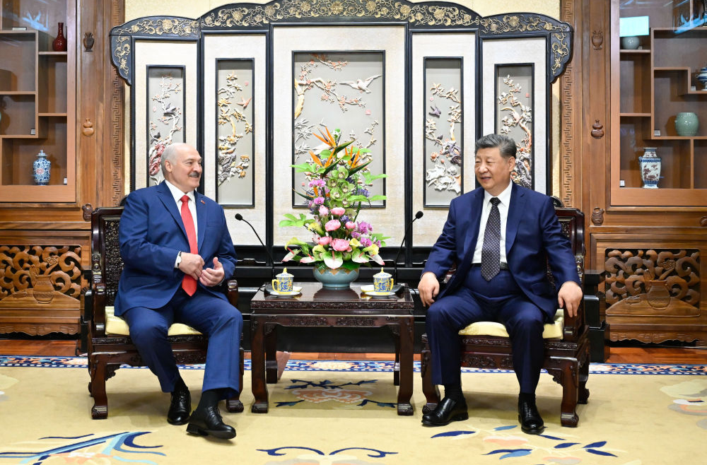 习近平会见白俄罗斯总统卢卡申科