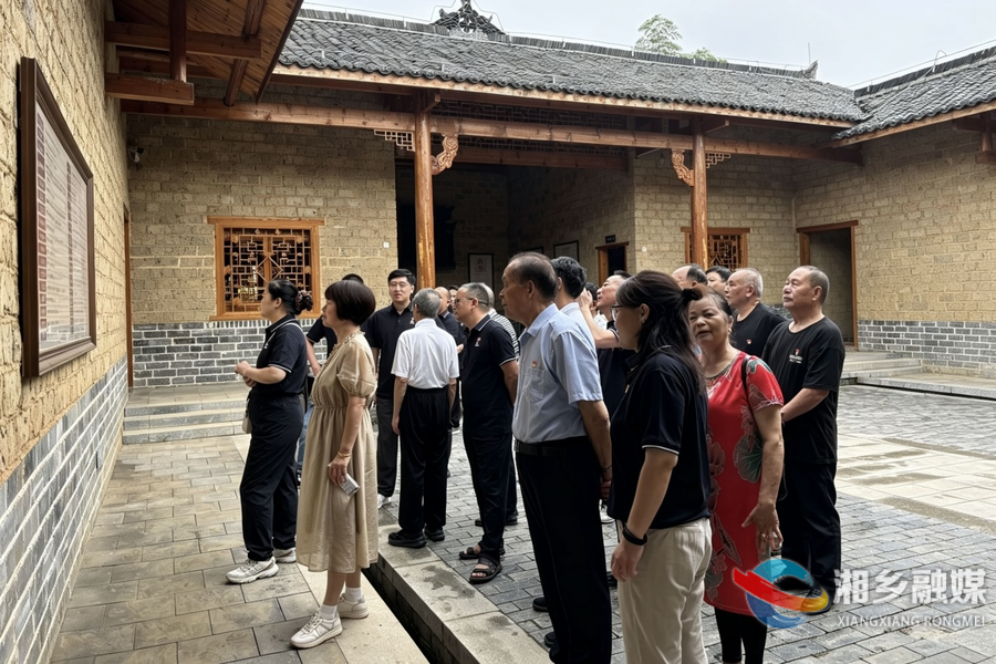 庆“七一” 强党性 市融媒体中心开展主题党日活动