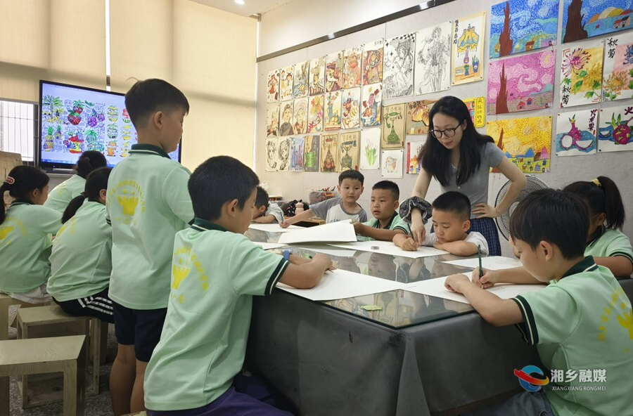 你上班 我带娃！湘乡市总工会暑期托管班暖心开班