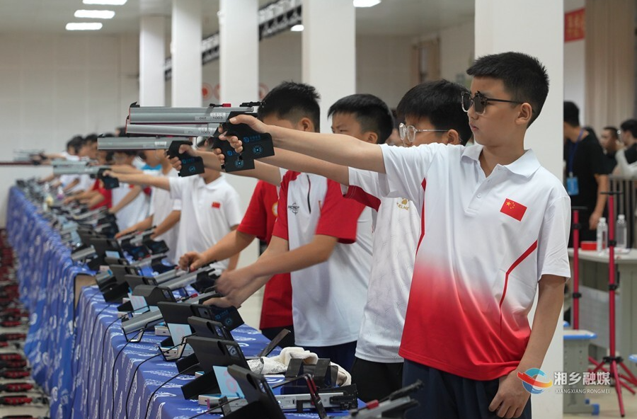 2026年湖南省青少年射击冠军赛激光枪项目在湘乡育才中学举行