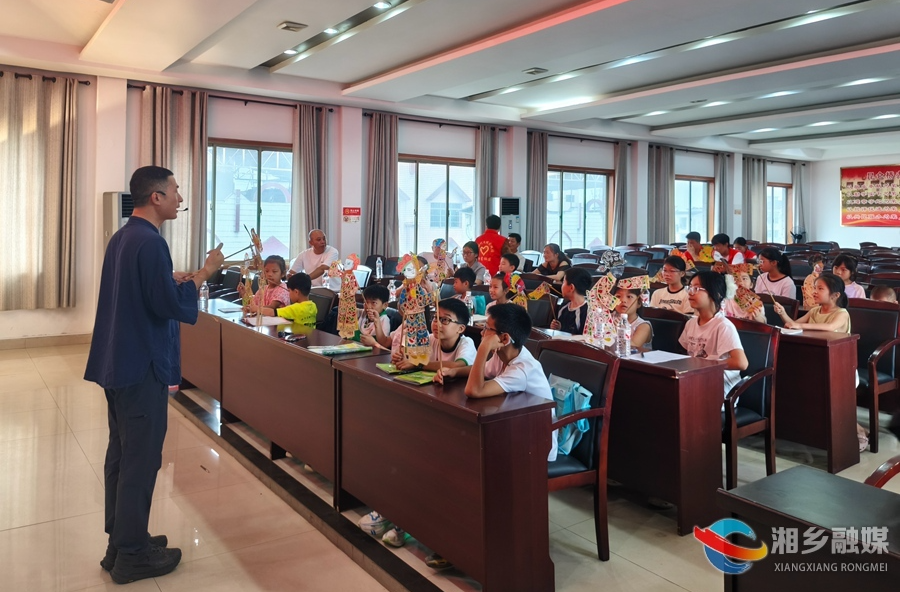 红星社区：公益托管为家长分忧 “纸影戏”巧讲防溺安全