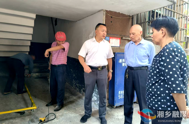 [城管局]下沉一线督导问效 纵深推进消防安全“三项攻坚”