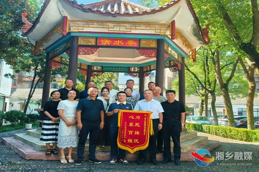 [望春门街道]8个新消防栓“上岗”！锦旗致谢暖人心