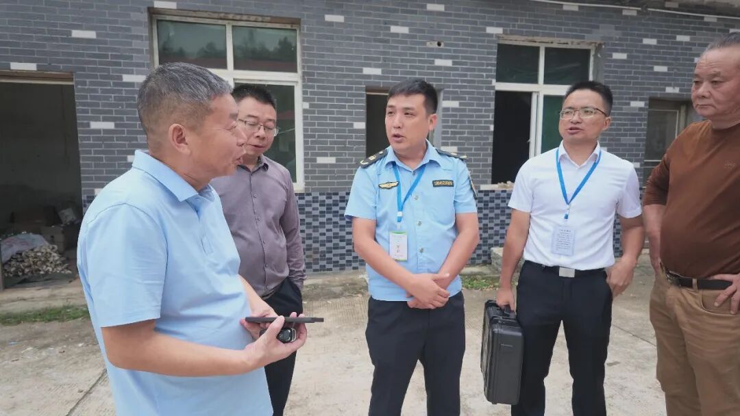 第二轮湖南省生态环境保护督察“回头看”｜接群众举报 省第一生态环境保护督察组现场核查湘乡养殖企业污染问题