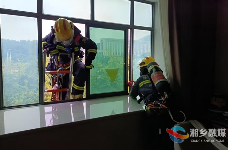 [消防救援局]开展人员密集场所火灾扑救与人员疏散联合演练