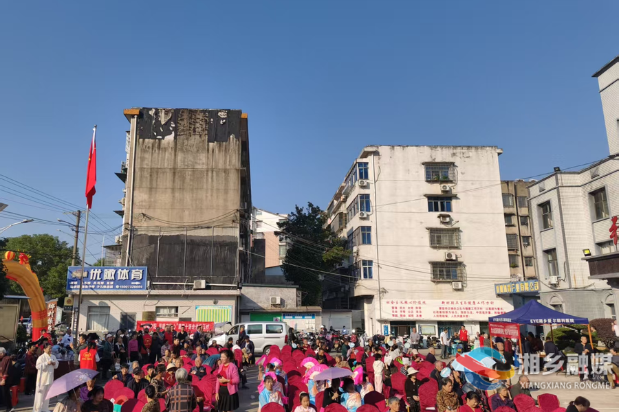 情系夕阳暖桑榆 龙城志愿者协会重阳公益专场走进张江村