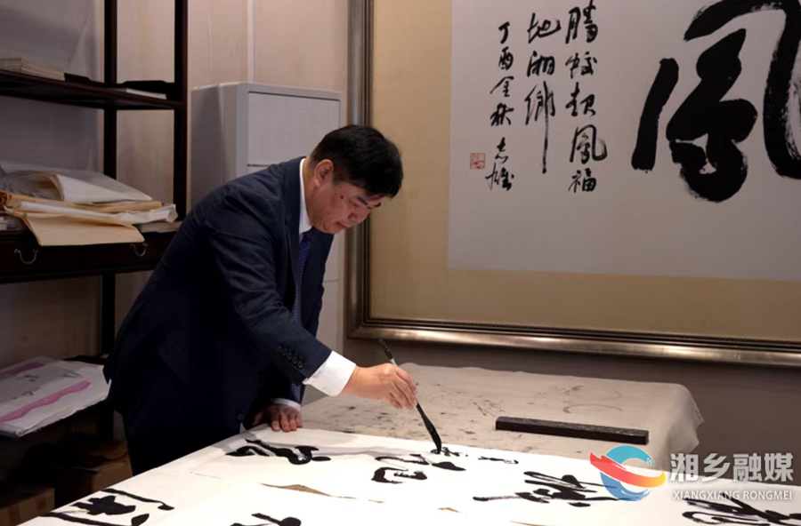 【委员风采】童志雄：挥毫寄乡情 建言护文脉
