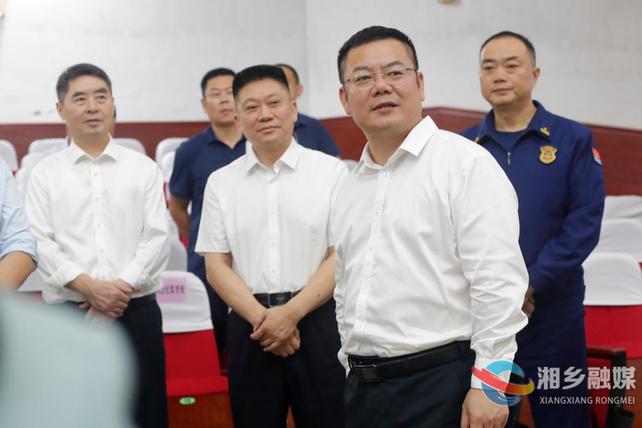 谭何龙带队调度“两会”筹备工作