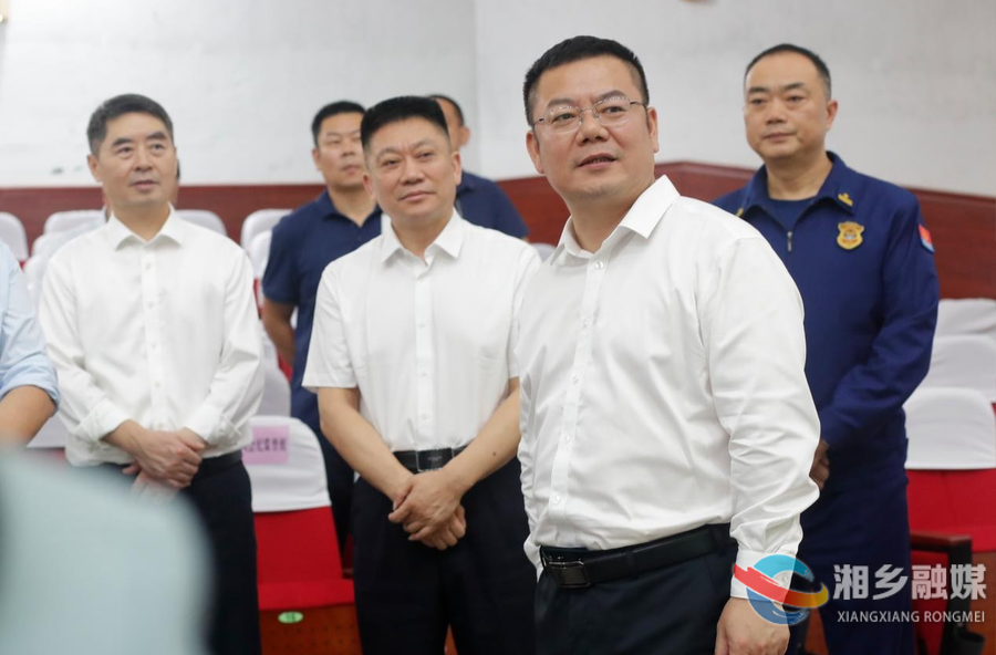 谭何龙带队调度“两会”筹备工作