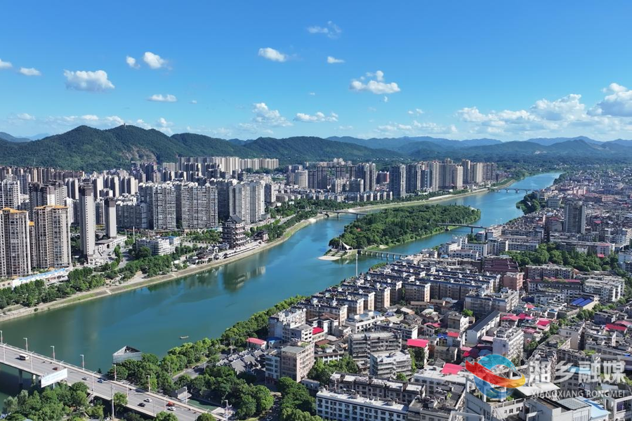 【涟水时评】击鼓催征风正劲 实干突围启新程——热烈祝贺湘乡市第十届人民代表大会第一次会议、政协湘乡市第十届委员会第一次会议开幕