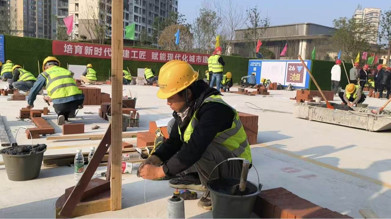 以技赋能筑匠心 湘乡市举行住建行业砌筑工技能竞赛