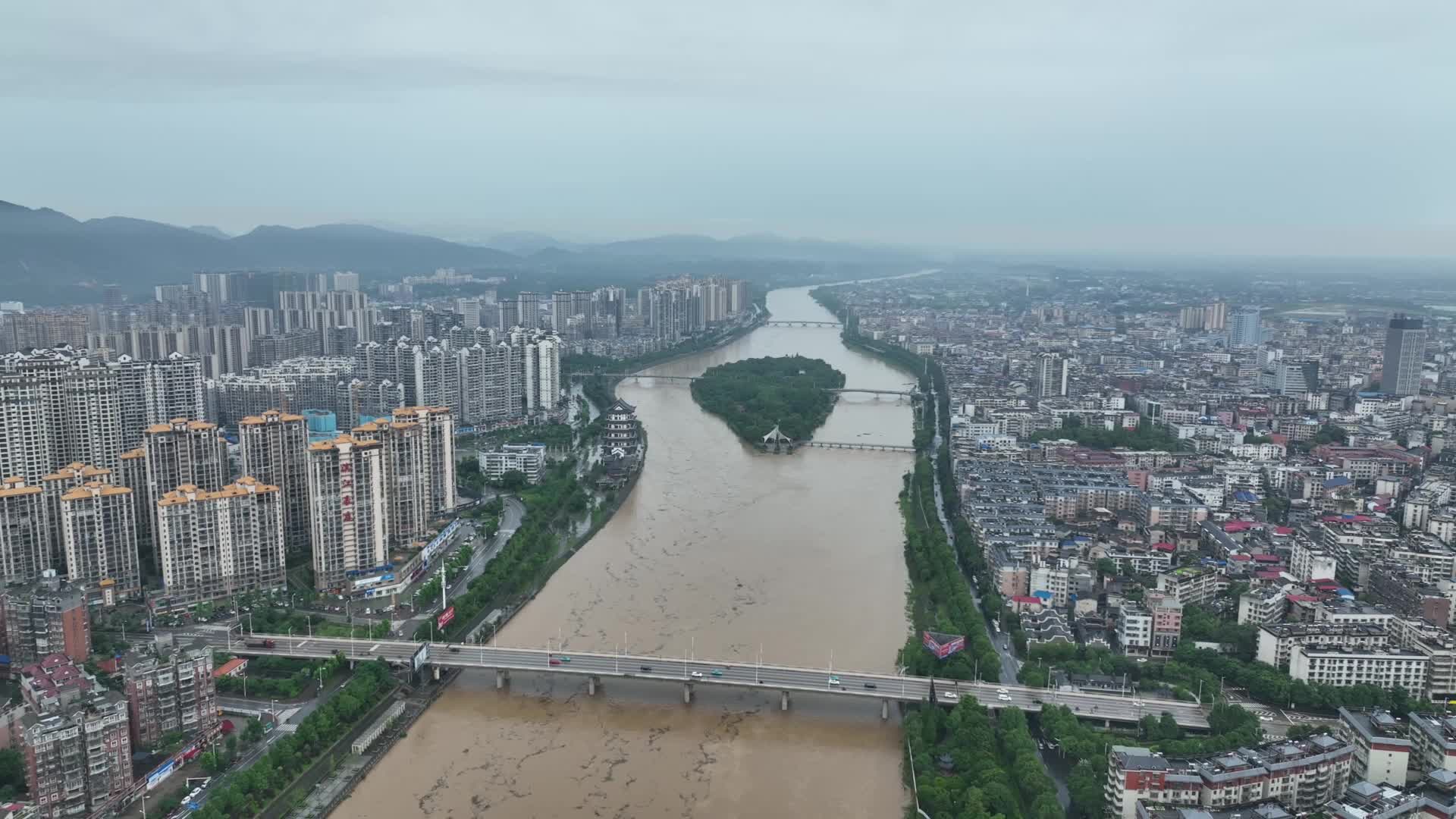 突降暴雨！湘乡迅速组织开展防汛抢险工作