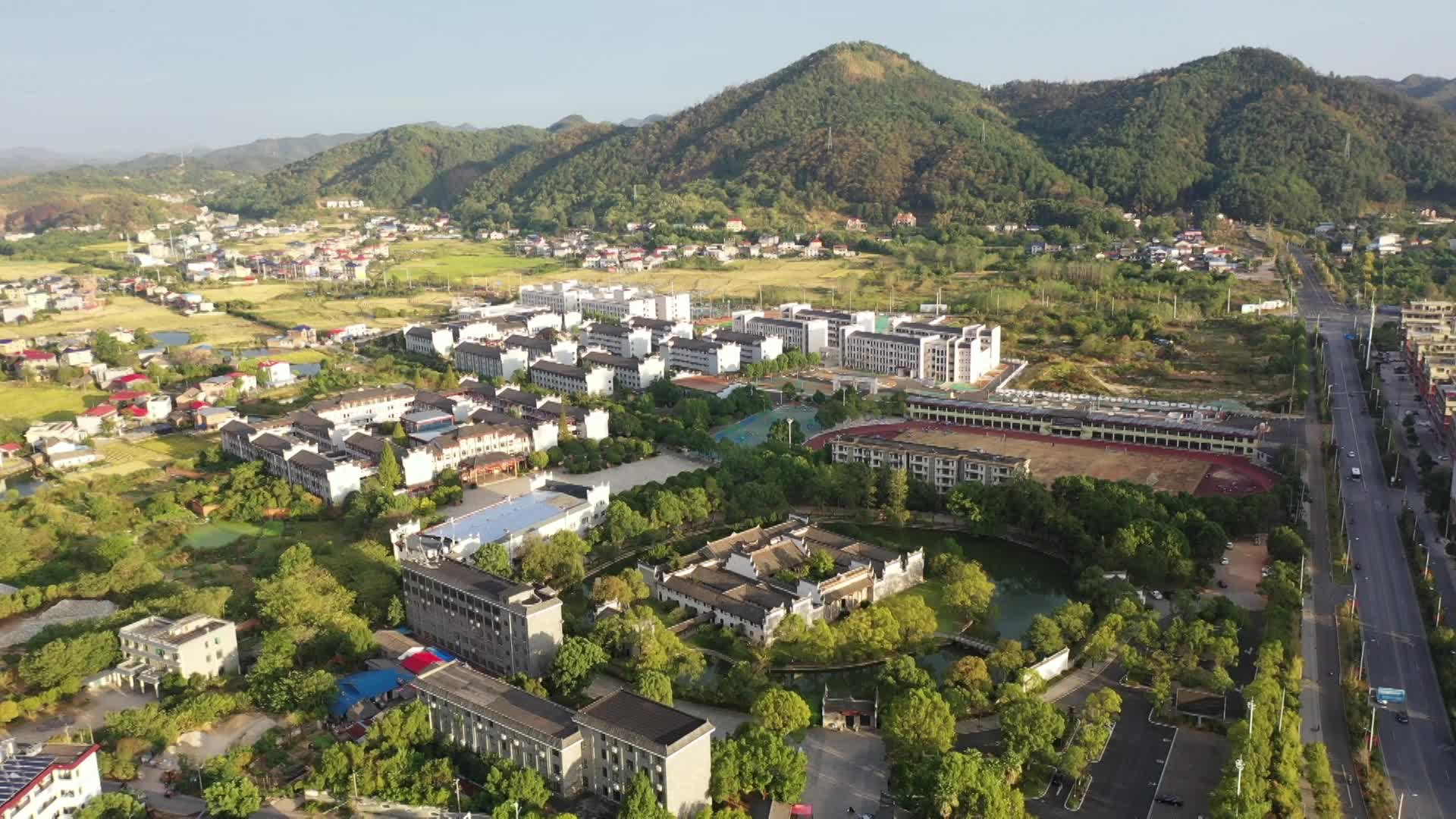 庆祝党的二十大 | 童心向党·唱支歌儿给党听·湘乡东山学校MV《太阳最红 毛主席最亲》