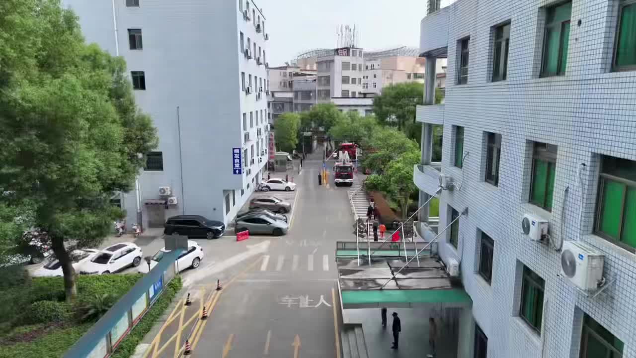 湘乡市消防救援局联合市人民医院开展灭火救援应急演练