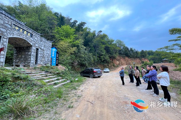 [栗山镇]落实“四敢”要求 推动乡村振兴
