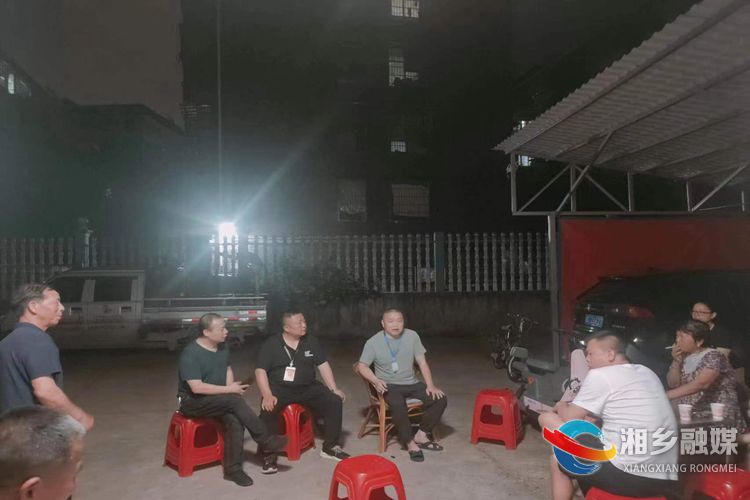 [昆仑桥街道]居民代表“乡约”屋场会 化解矛盾零距离