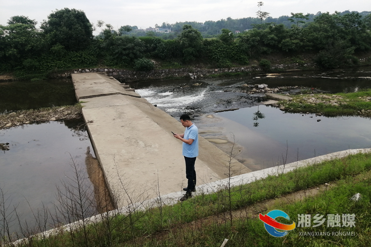 [金薮乡]复核卫星遥感图斑 全力推动河湖“清四乱”