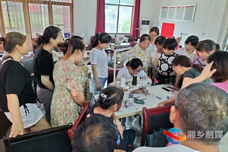 [龙洞镇]技能培训强本领 促进就业惠民生
