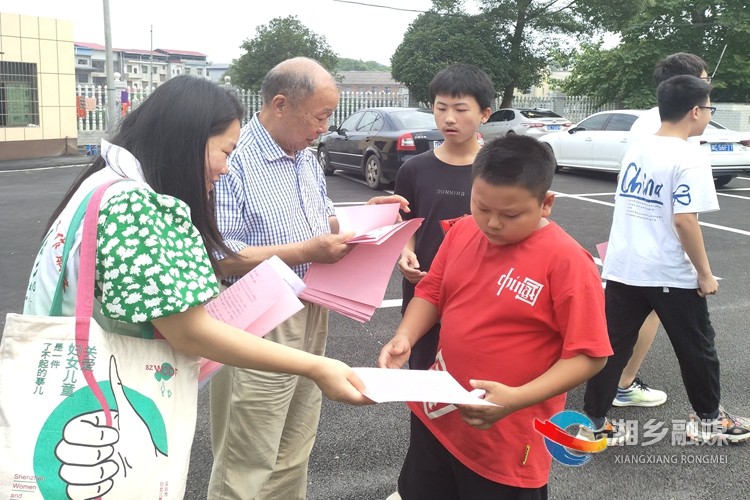 [龙洞镇]开展防溺水宣传活动 筑牢防溺水安全防线