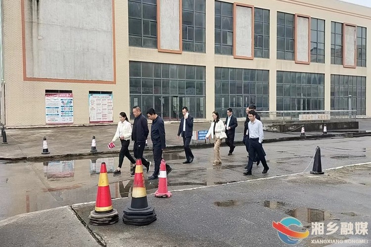 交通运输部来我市验收神龙“司机之家”建设项目