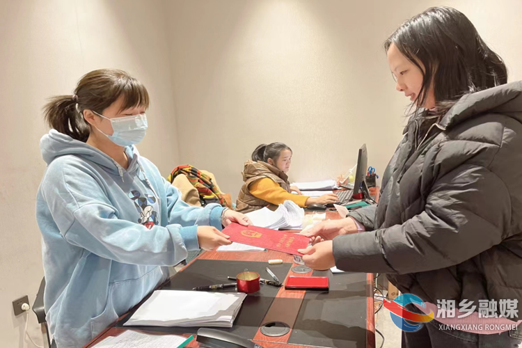 [自然资源局]又一项目实现“交房即交证”