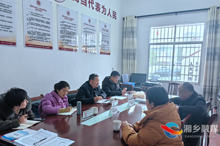 [育塅乡]开展人大代表接待日活动 着力解决热点难点问题