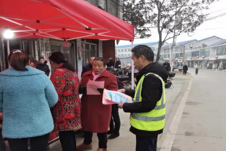 [金石镇]交通宣传不间断 安全出行记心中