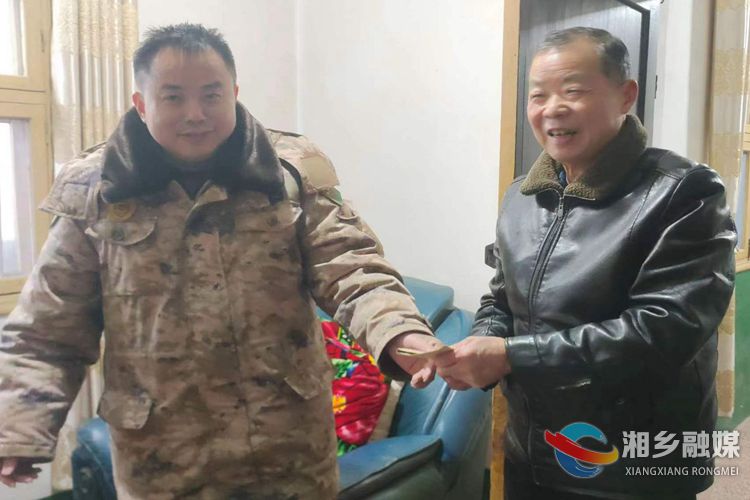 [东山街道]走访慰问送关怀 情暖退役老兵心