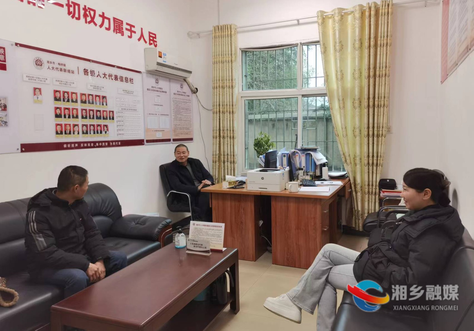 [梅桥镇]代表“进站”听民声 心系群众解民忧