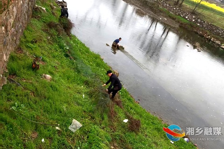 [壶天镇]畅通水域“血管” 提升生态“颜值”