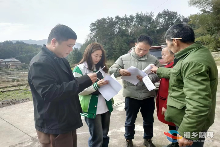 [梅桥镇]高质量做好“两项”补贴发放工作