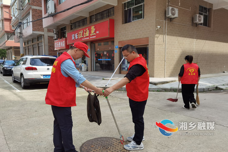 [气象局]志愿服务党员先行 助力文明城市创建