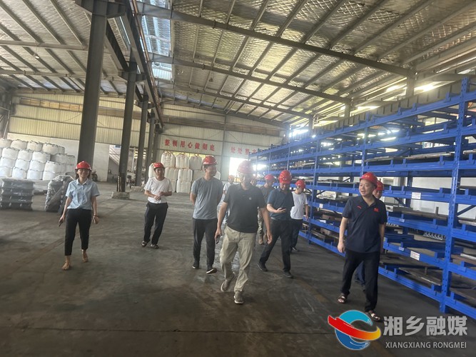 [东郊乡]人大代表在行动 法治护绿惠民生