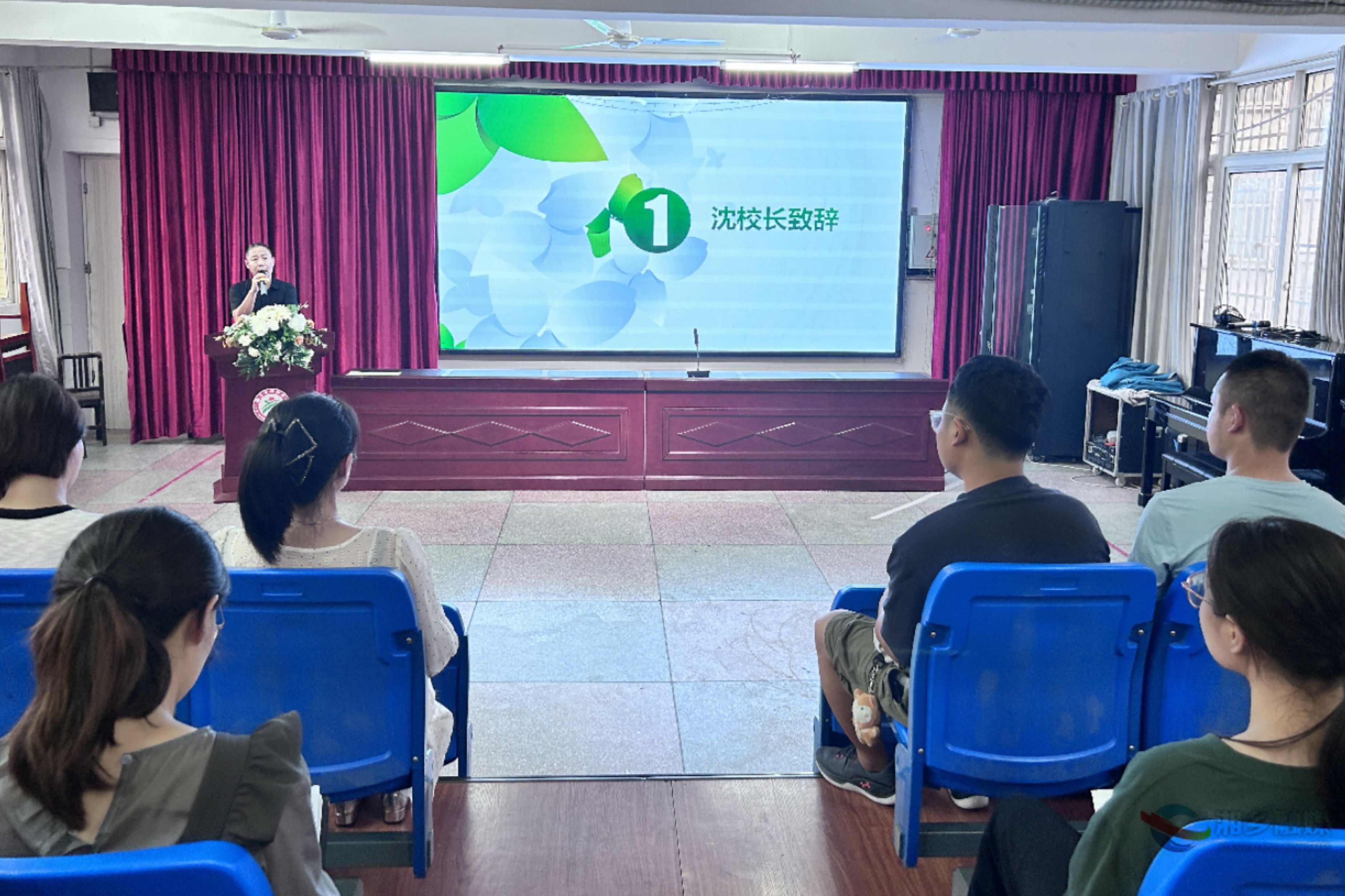 [教育局]向阳学校举行“青蓝工程”师徒结对启动仪式