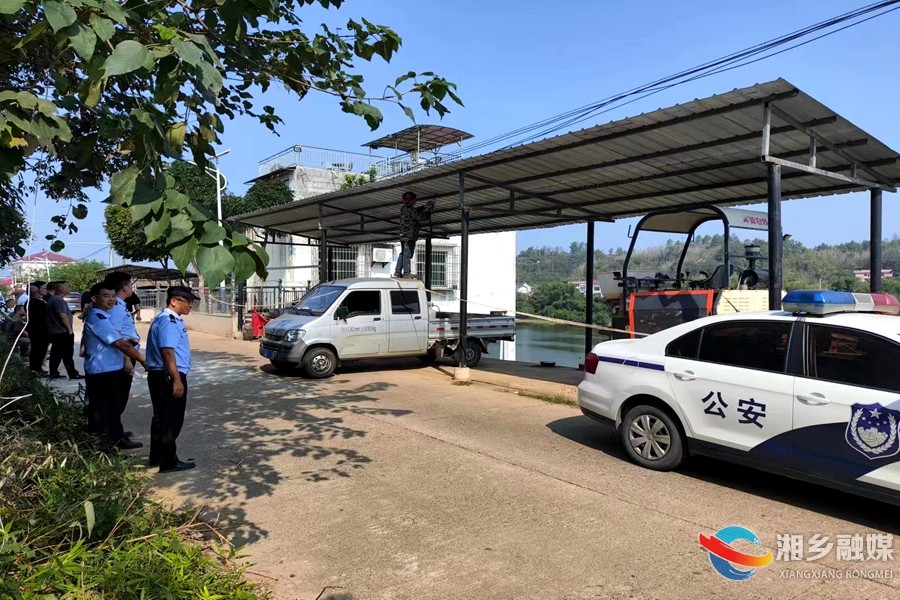 [山枣镇]依法拆除河道违建 全面提升河湖环境