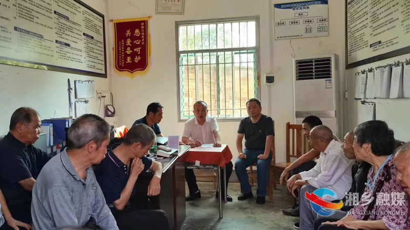 [翻江镇]助力困难群众 传递社会温情