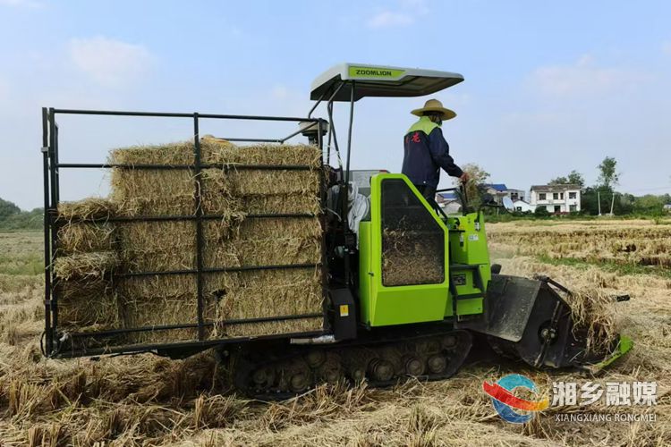湘乡：农机新“宠”　助力秸秆“变废为宝”