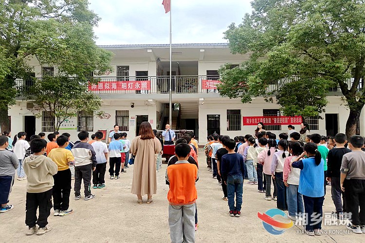 [东山街道]播撒法治雨露 守护青禾成长