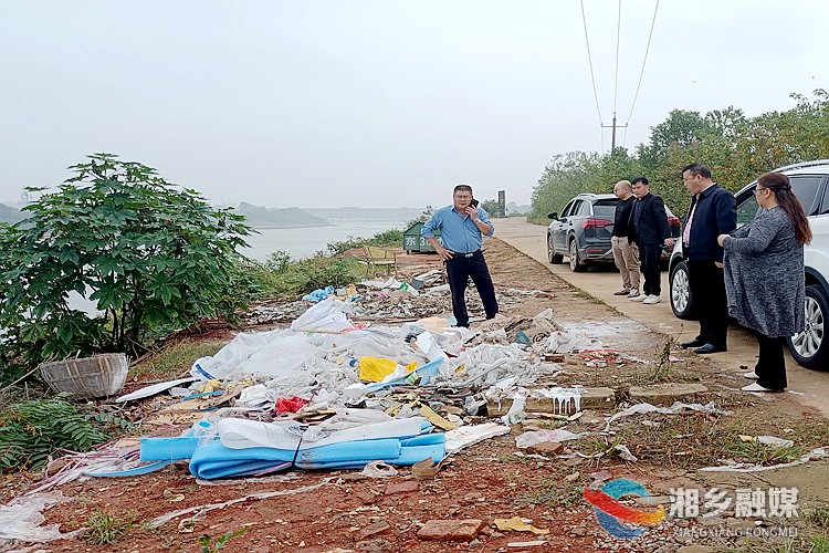 [东山街道]清理建筑垃圾 优化村居环境