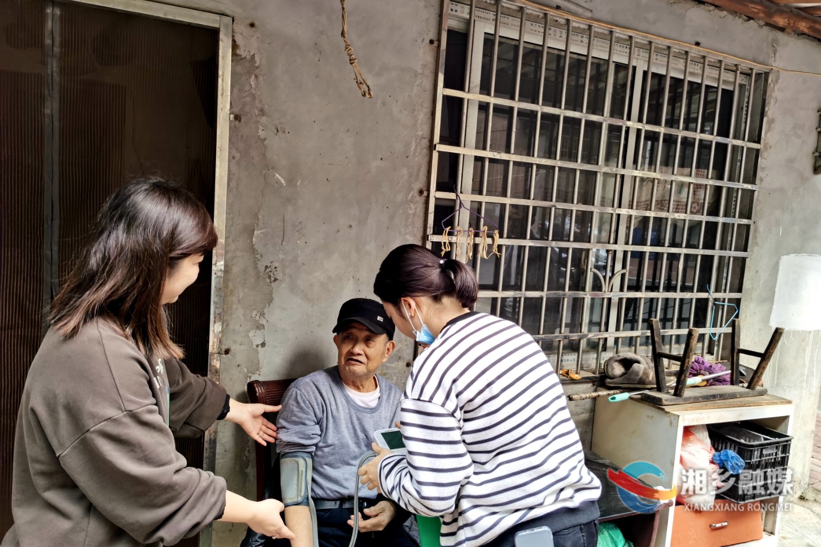 [新湘路街道]关爱老人送健康   志愿服务暖人心